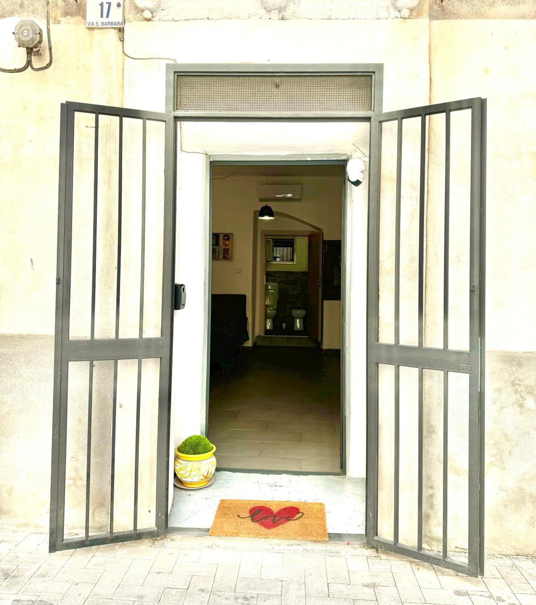 Casa Barbara 15-17 Apartment คาตาเนีย ภายนอก รูปภาพ